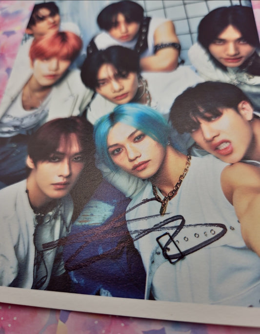 Stray kids - Rock Star Postcard oficial Firma: Lee know